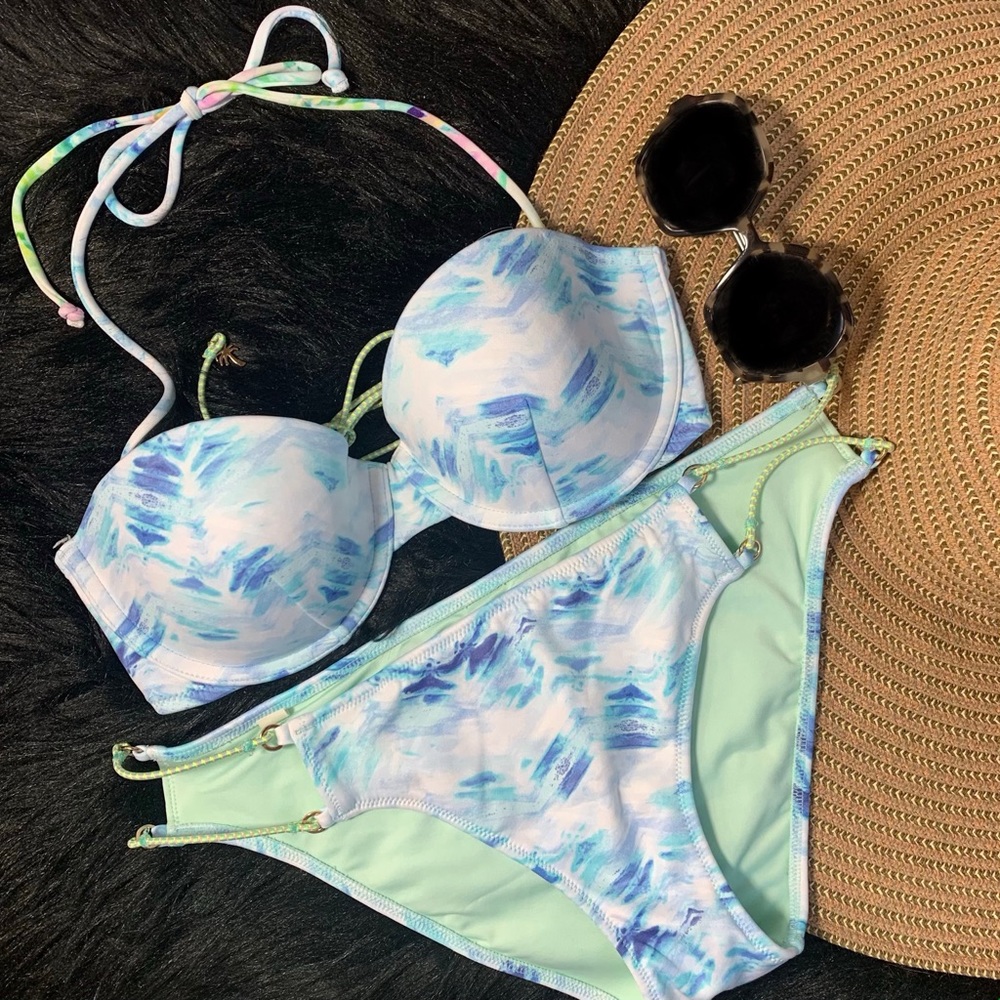 Victoria’s Secret Knockout Bikini